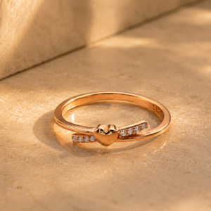 amora heart glow ring