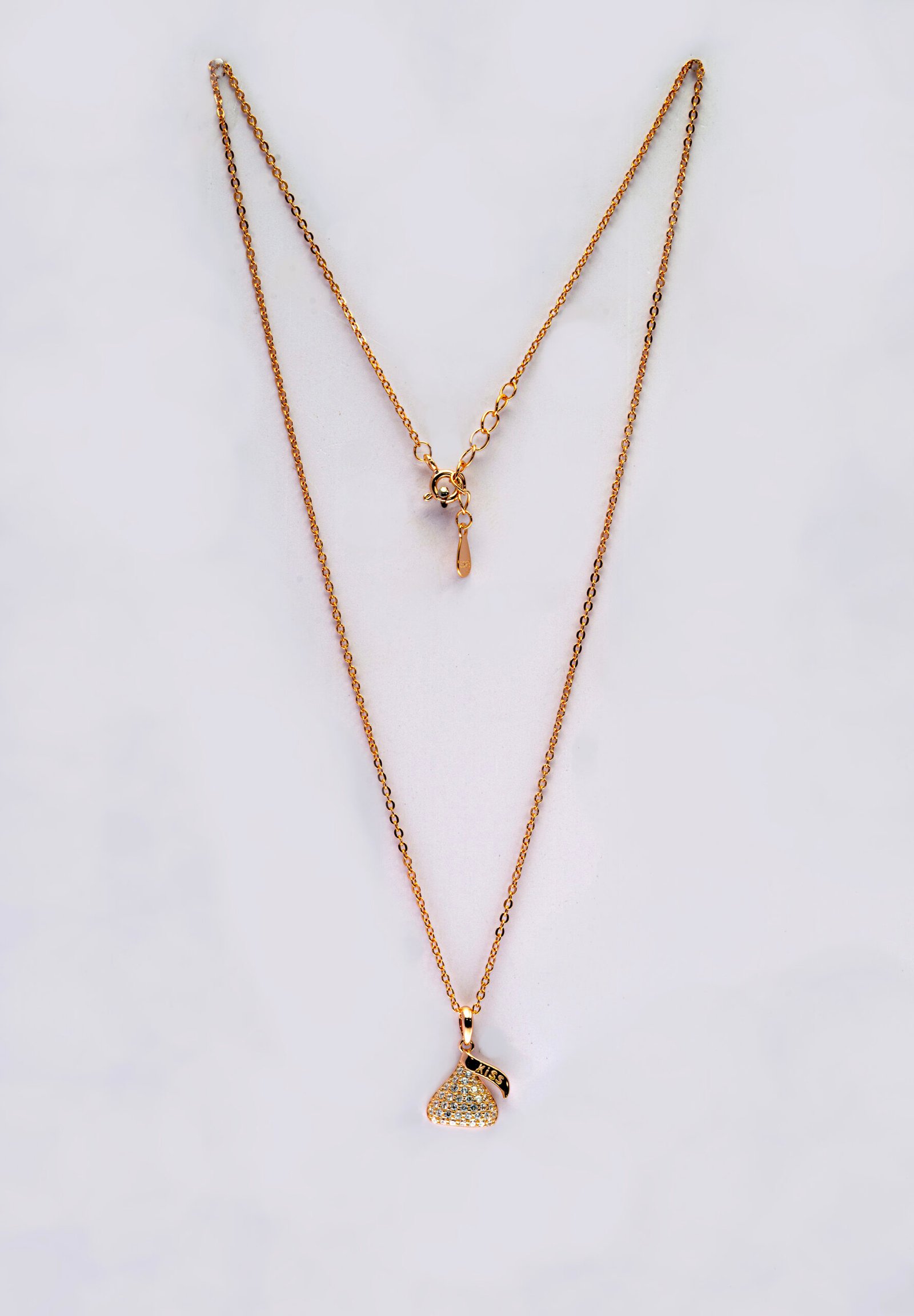 golden kiss pendant necklace golden kiss pendant necklace