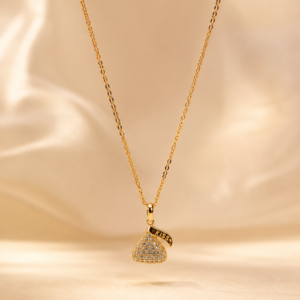 golden kiss pendant necklace