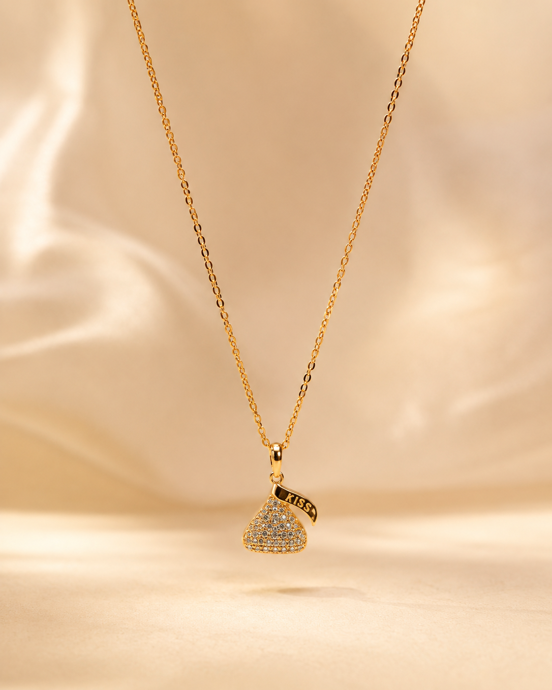 golden kiss pendant necklace golden kiss pendant necklace