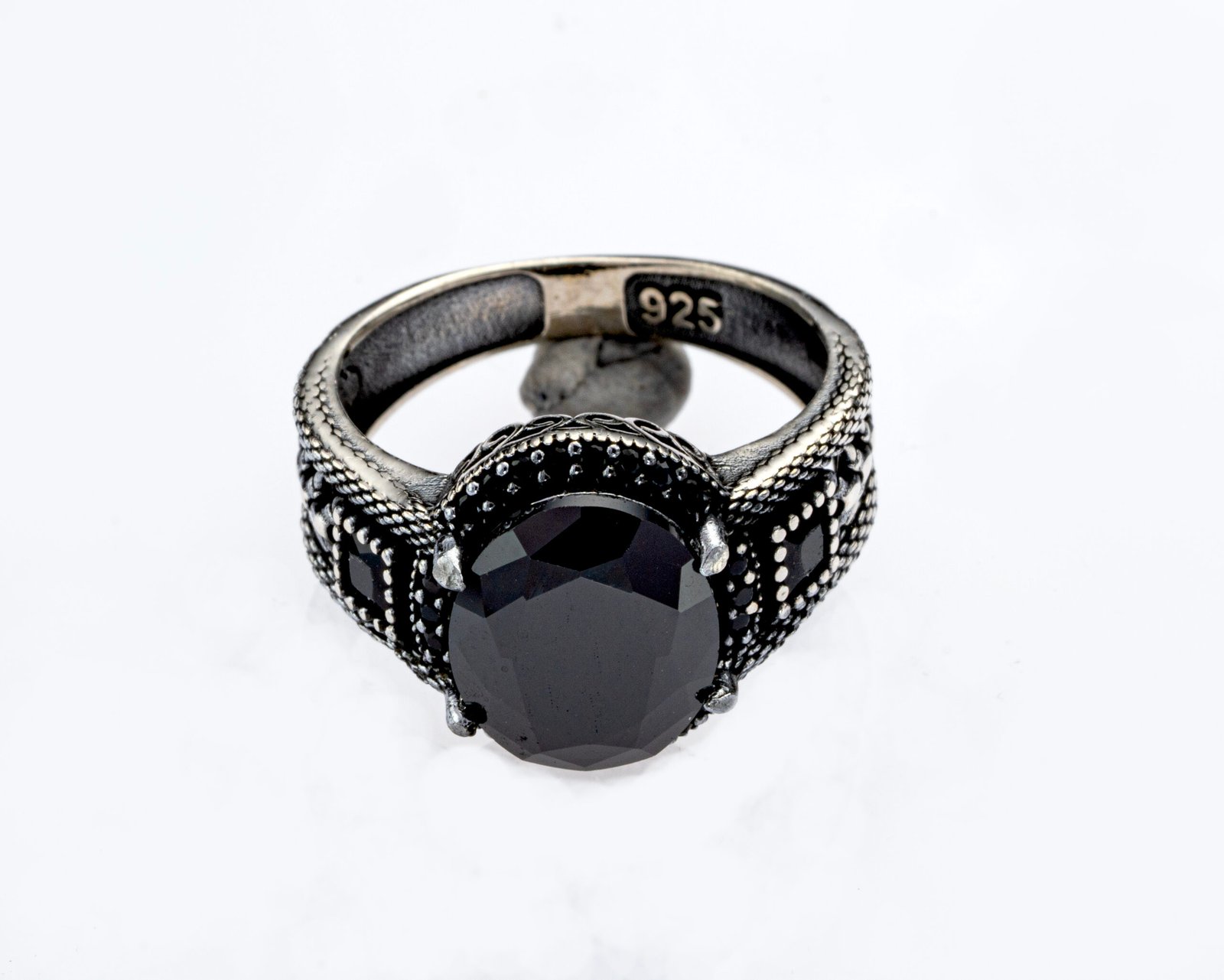 noir emperor oval ring noir emperor oval ring